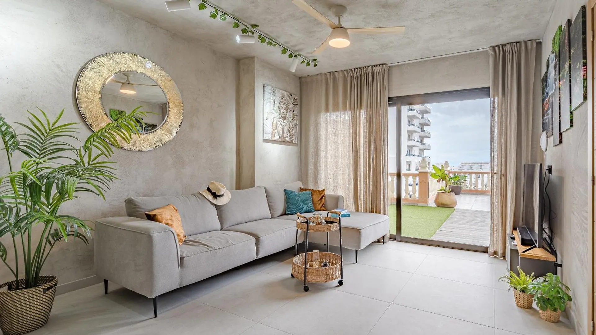 Bali Smart Home Hi-End Services Media Streaming Costa Adeje  Hiszpania