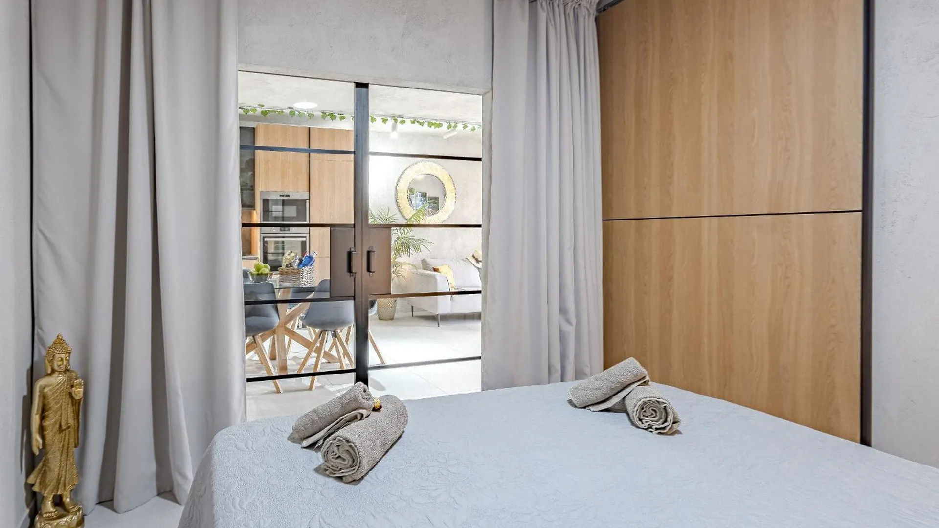 Bali Smart Home Hi-End Services Media Streaming Costa Adeje  0*, Costa Adeje (Tenerife)